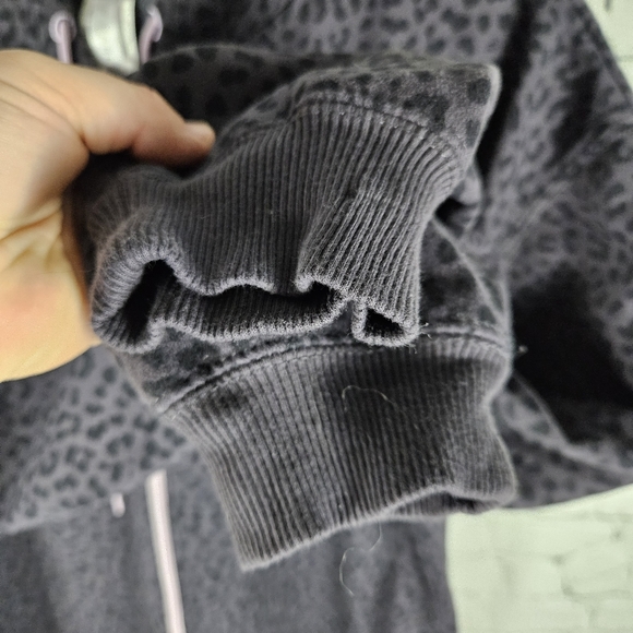 FABLETICS | Forever Fleece hooded cheetah print onsie - Picture 5 of 10